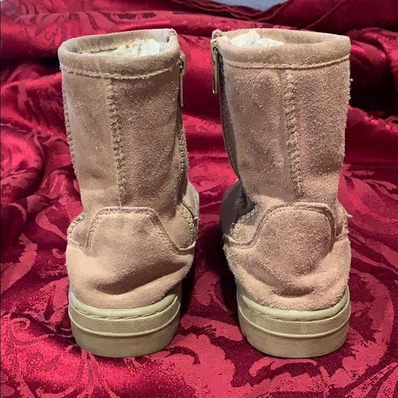 Cherokee (Target) brand ugg-type children’s boots. - Picture 4 of 5